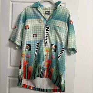Quicksilver abstract graphic floral and figures button down. Size small. Small s